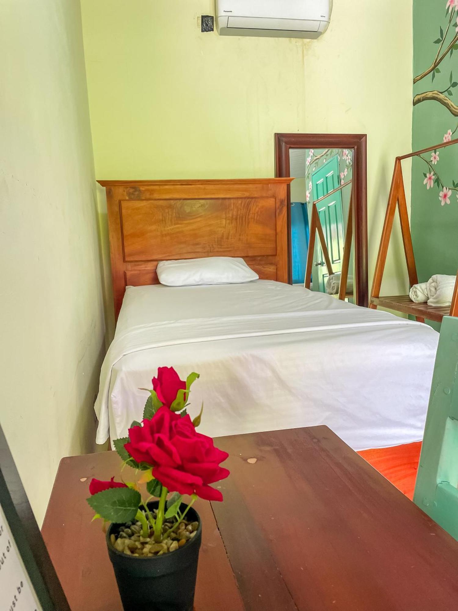 Hostal Eden Moyogalpa Extérieur photo