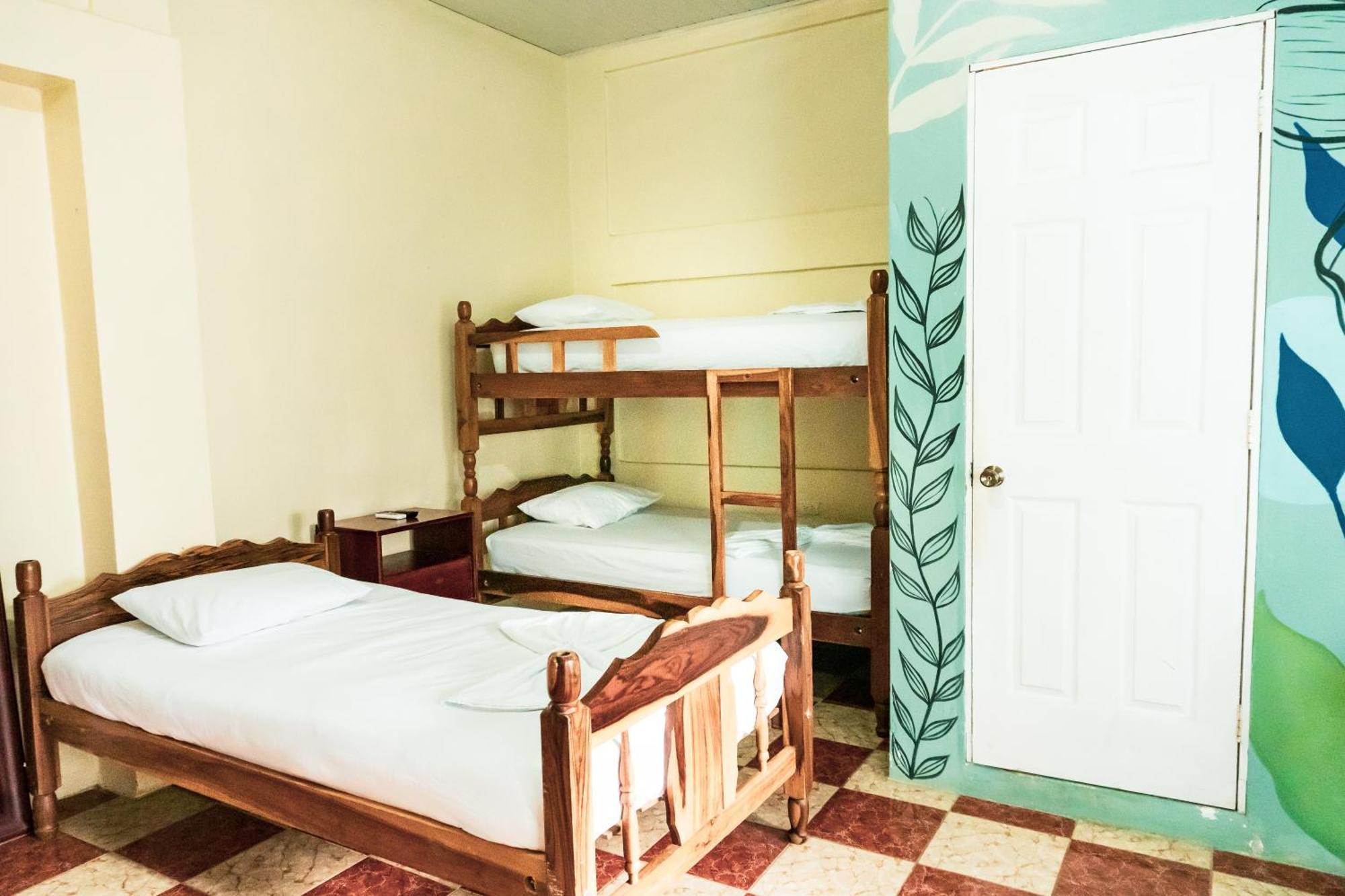 Hostal Eden Moyogalpa Extérieur photo