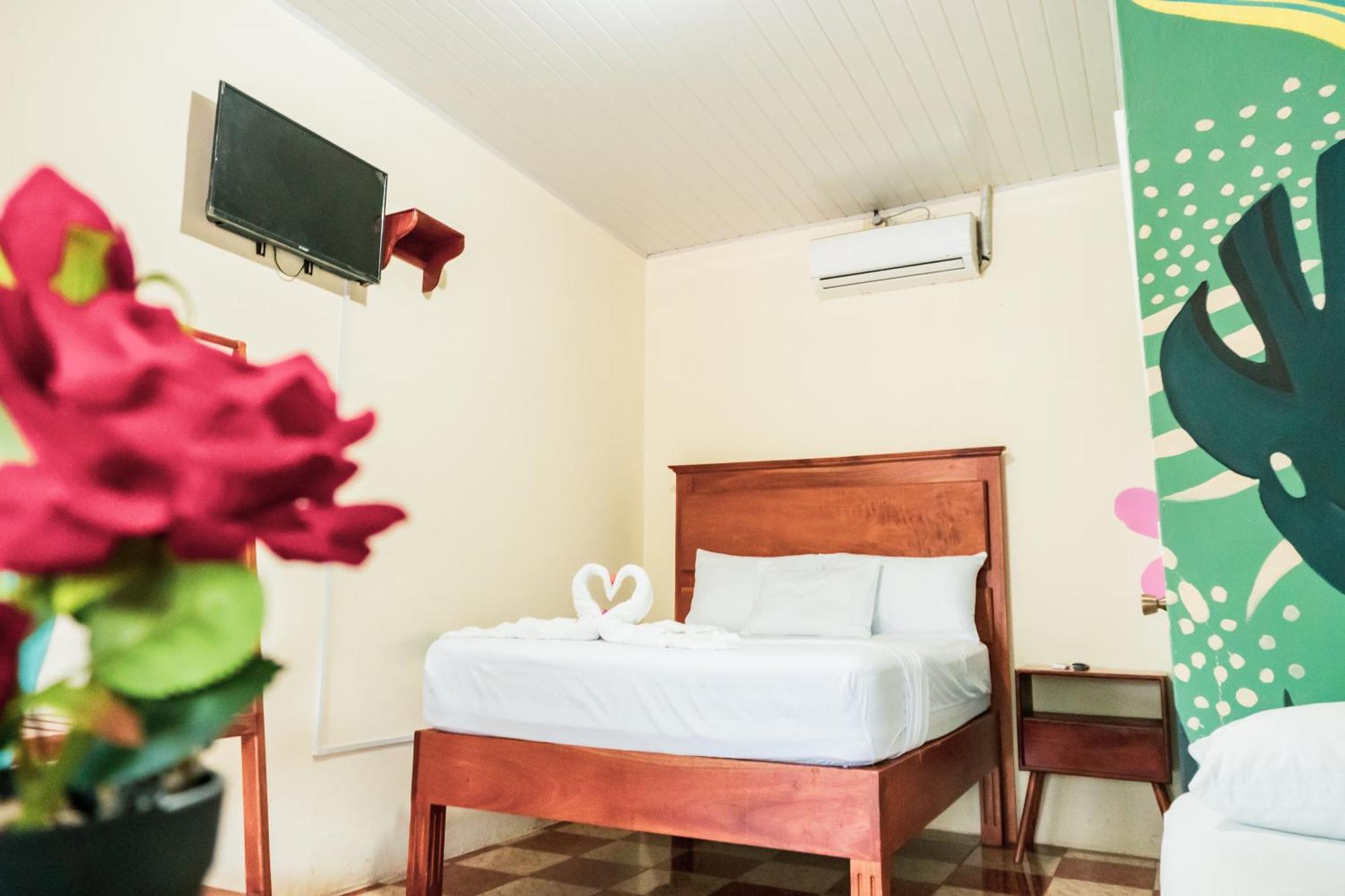 Hostal Eden Moyogalpa Extérieur photo