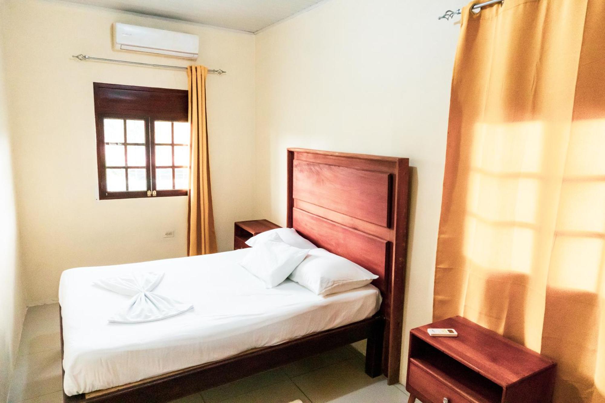 Hostal Eden Moyogalpa Extérieur photo