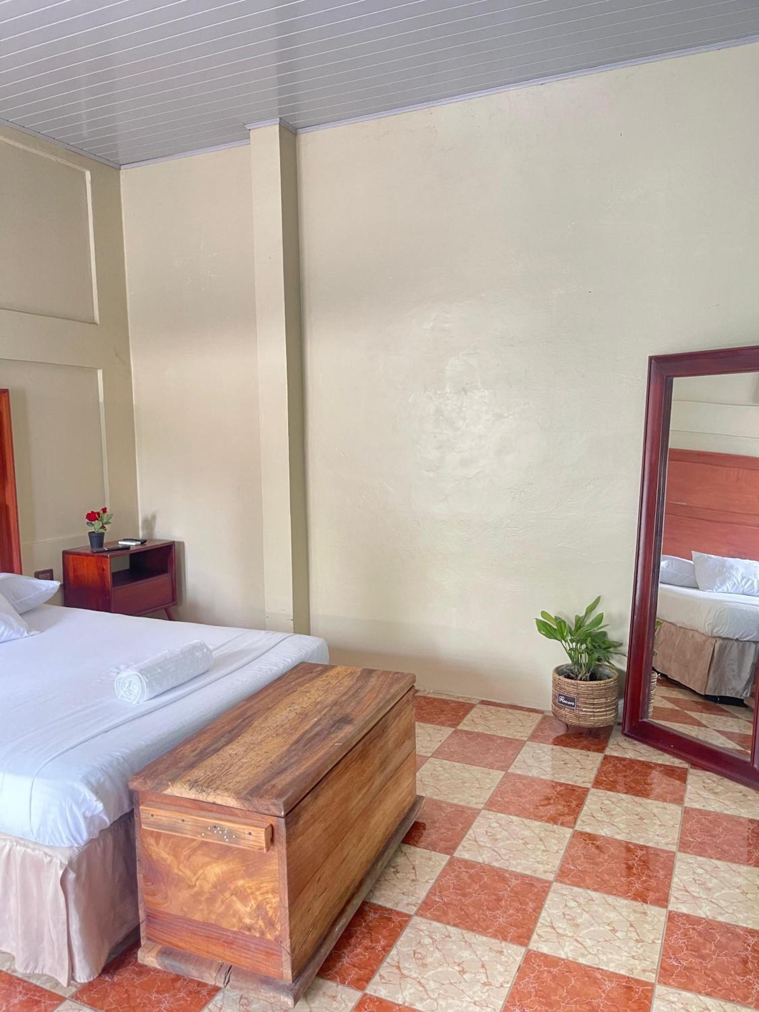 Hostal Eden Moyogalpa Extérieur photo